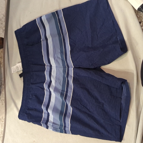 Kirkland men’s swim short - Picture 2 of 6